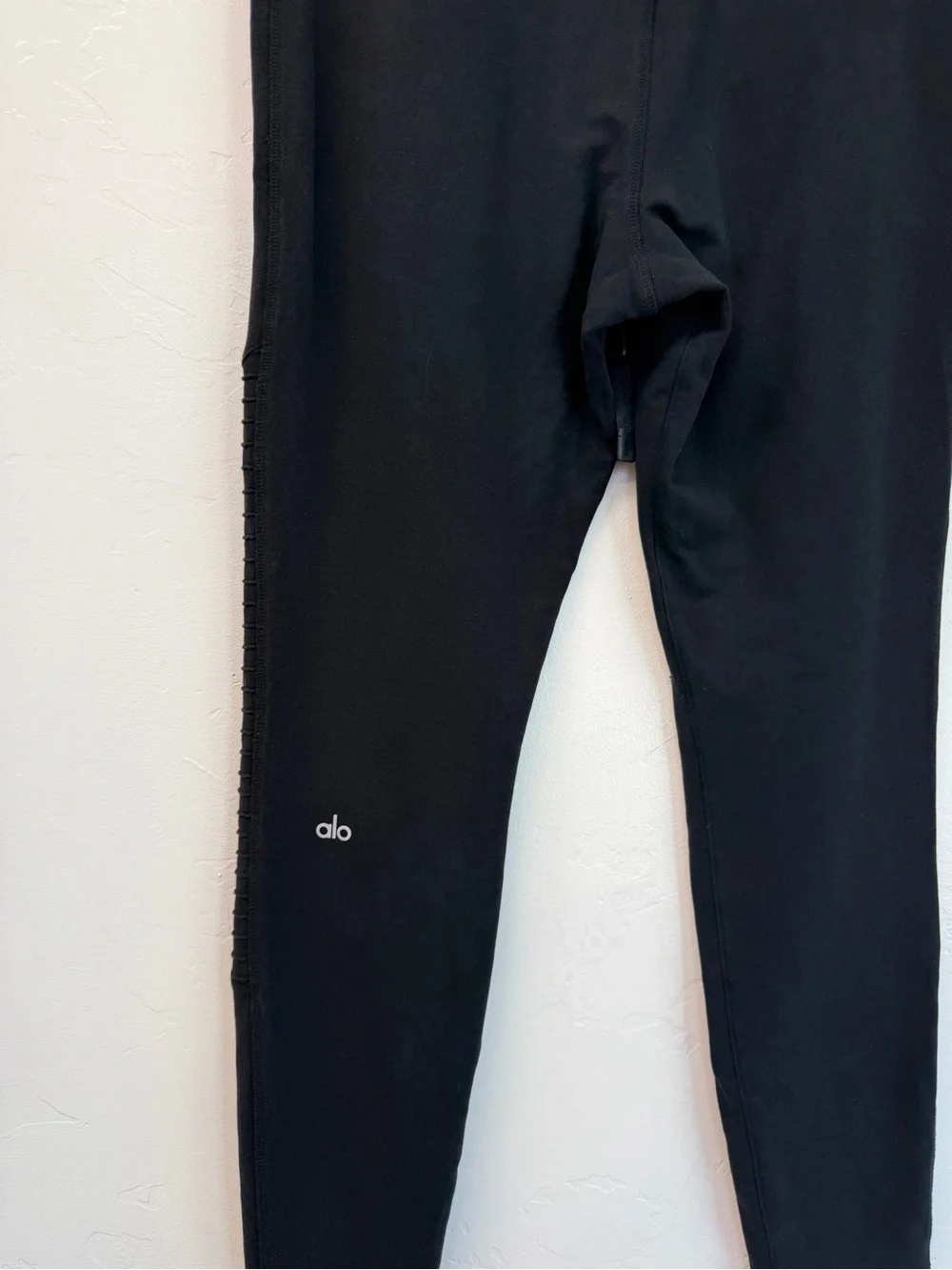 ALO Yoga Black Urban Moto-Style with Zip Pockets Jogger Jeggings Size M